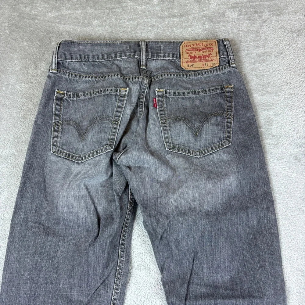 Levi's Jeans Mens 31x32 (Fits 30x31) 514 Slim Straight Gray Faded Denim